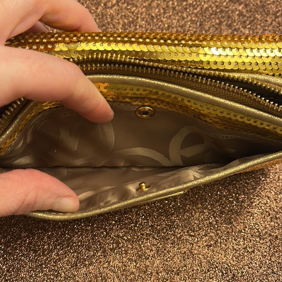 Michael Kors gold sequin shoulder bag chain wallet clutch new - Picture 10 of 14